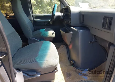 1994 Ford Econoline E350 Super Duty from USA, damaged, VIN 1FBJS31H6RHB38911